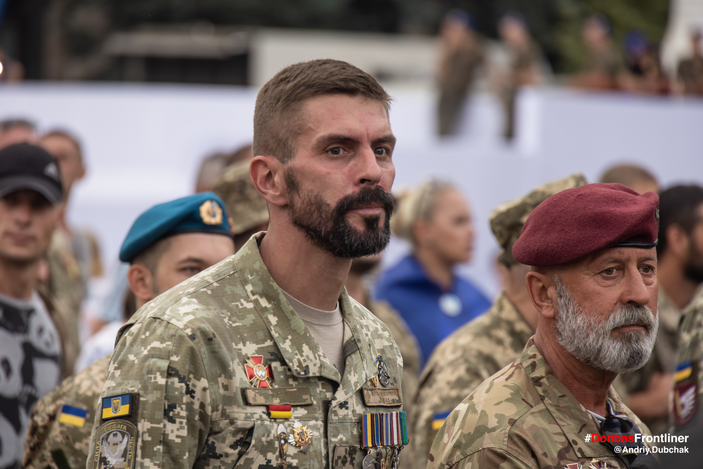 Donbas Frontliner фото - марш ветеранів 2021, обличчя добровольців