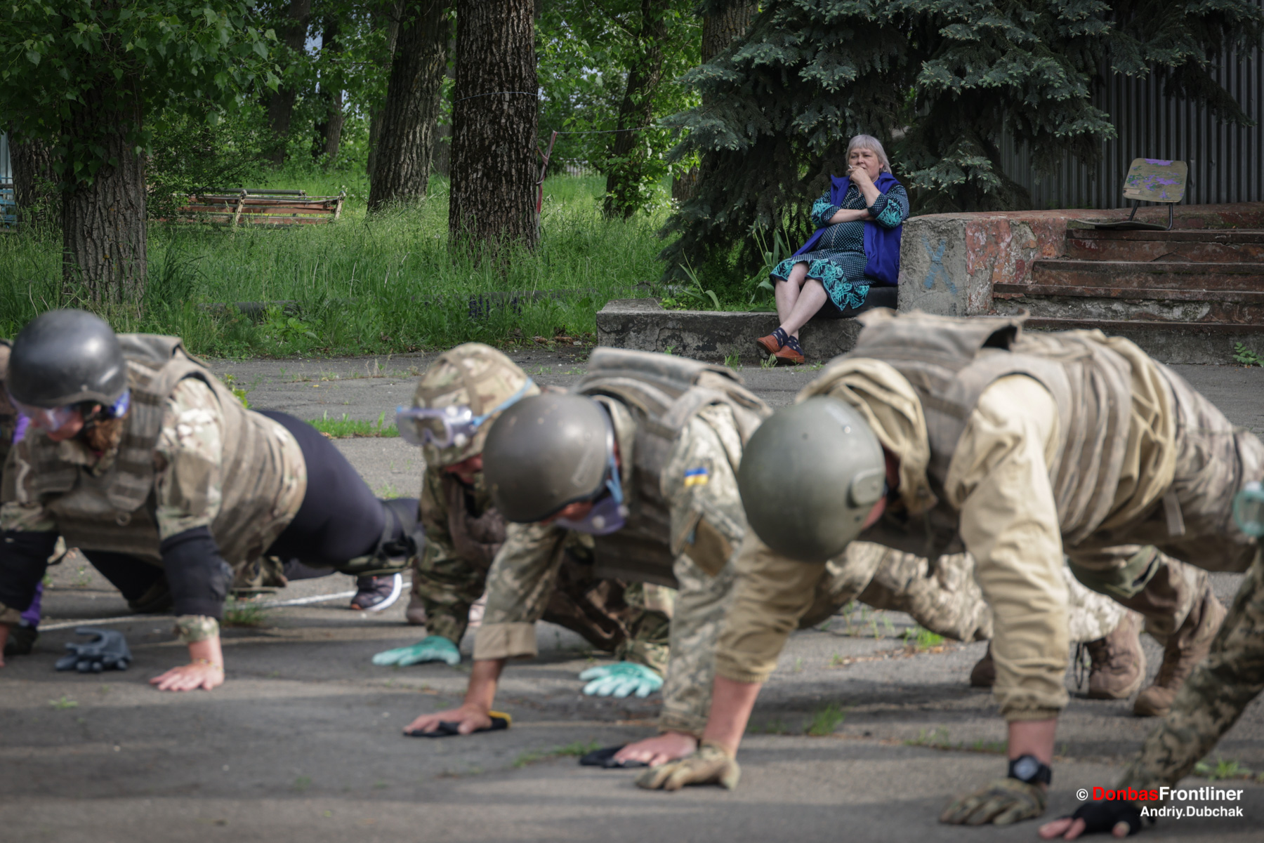 Ukraine War / Donbas Frontliner /  Hospitaliers paramedic cadets physical training