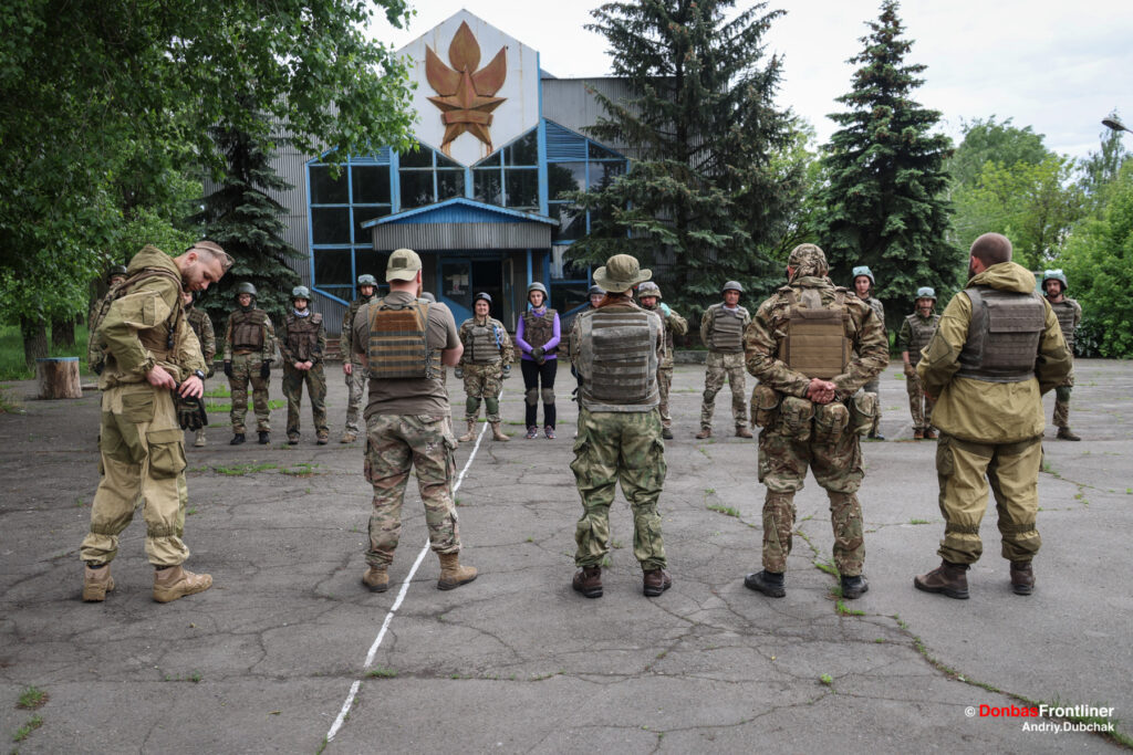 Ukraine Donbas Frontliner / Right Sector battalion of Hospitaliers paramedic training 