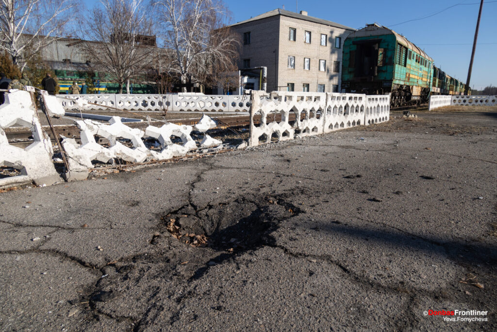 Donbas Frontliner / ЛЛокомотивне депо смт Станиця Луганська після обстрілу 29 листопада 2021