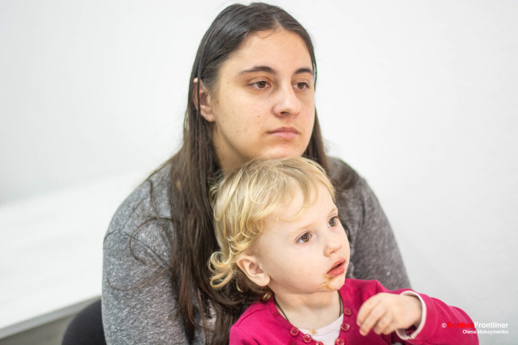 Donbas Frontliner / Вікторія з донькою
