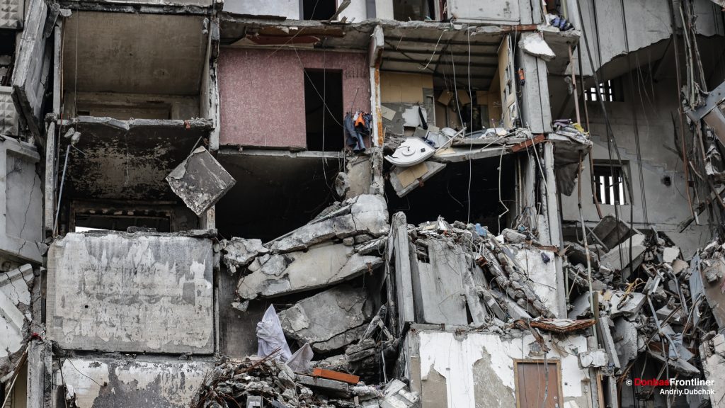 Ukraine / Russian / War / Frontliner / Kharkiv / Nothern Saltivka / The most famous building here, a 16-story apartment building, on the street Natalia Uzhviy 82, was hit by an aerial bomb