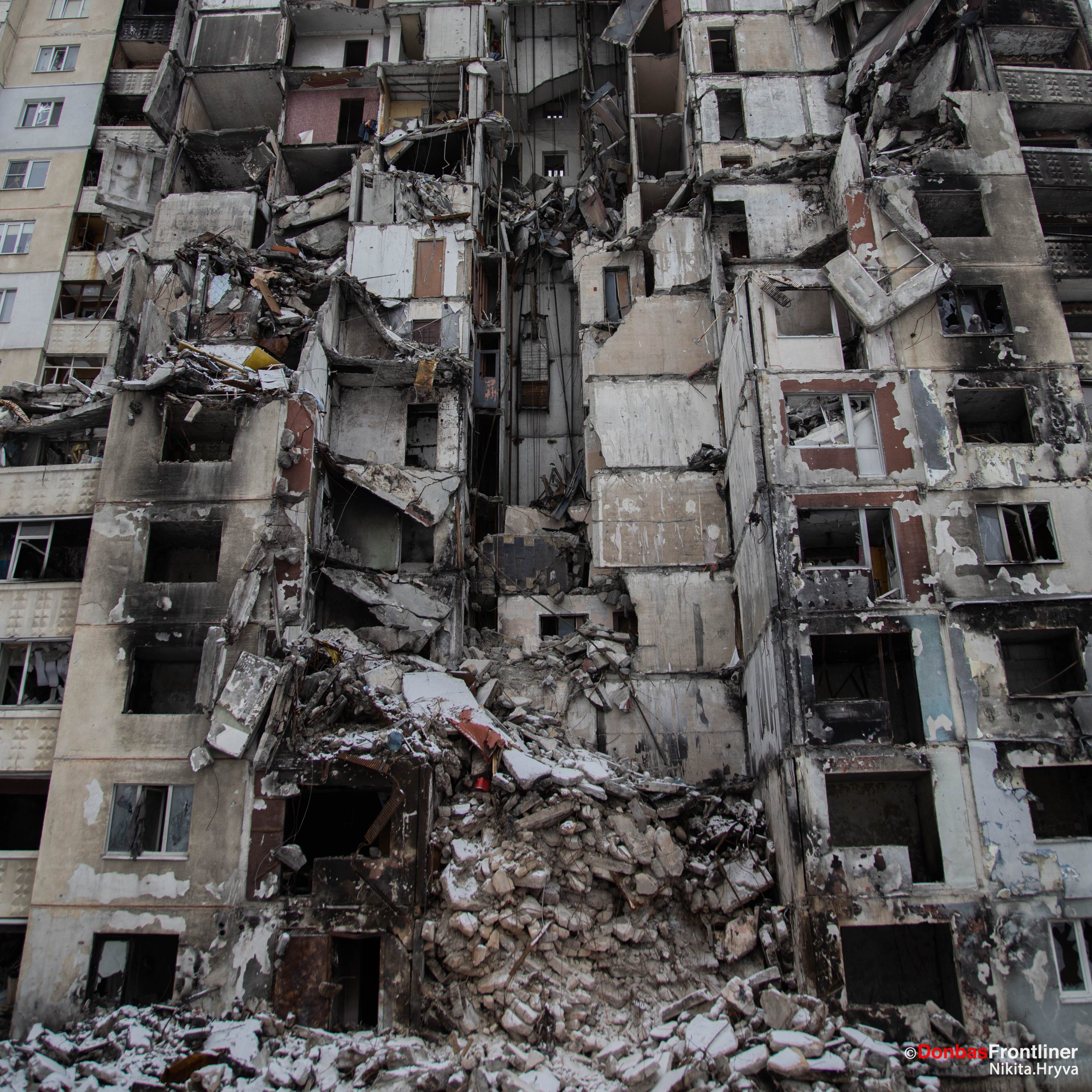 Donbas Frontliner/ Зруйнований "прильотом" будинок на Салтівці