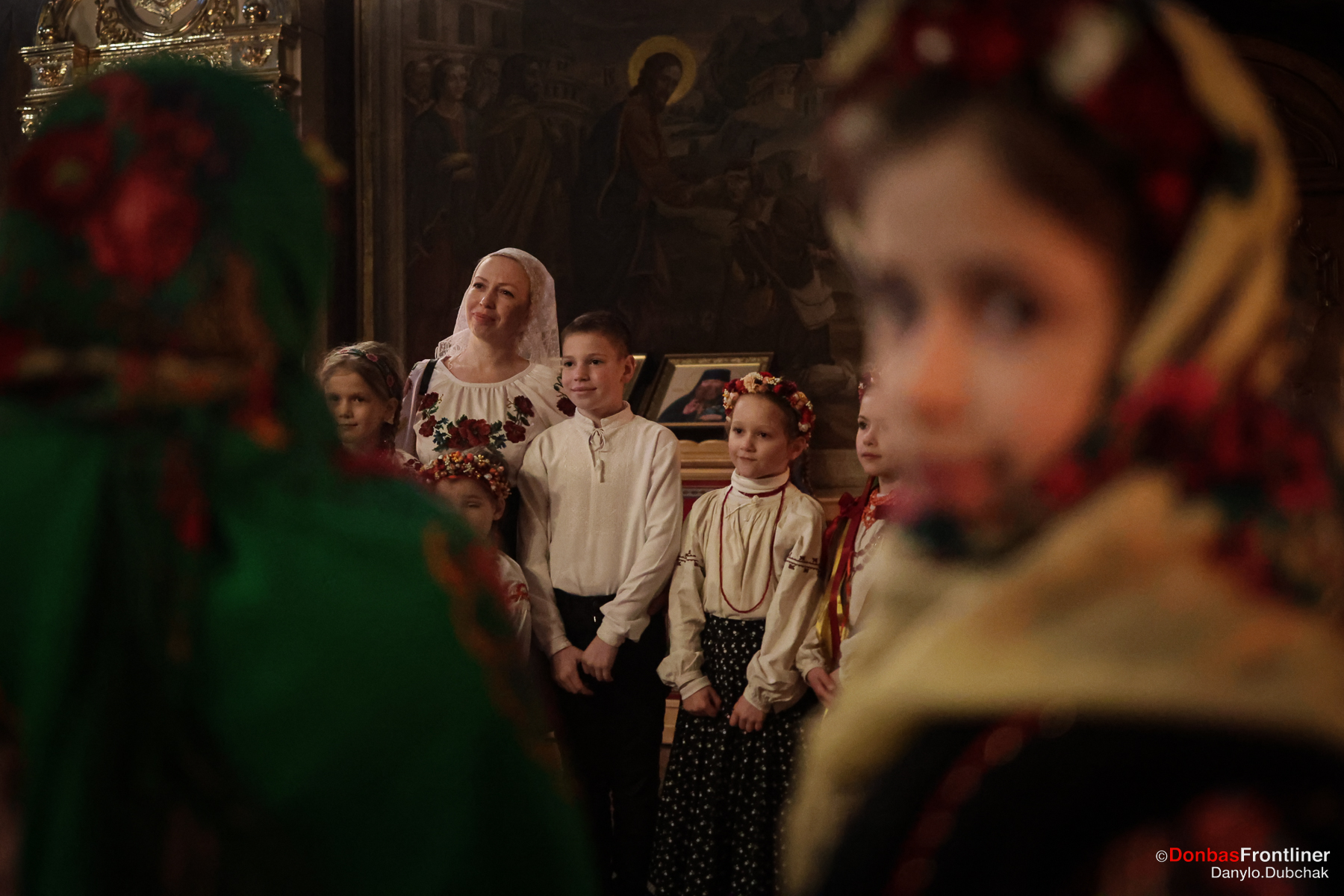 Donbas Frontliner / Михайлівський собор: діти під час богослужіння