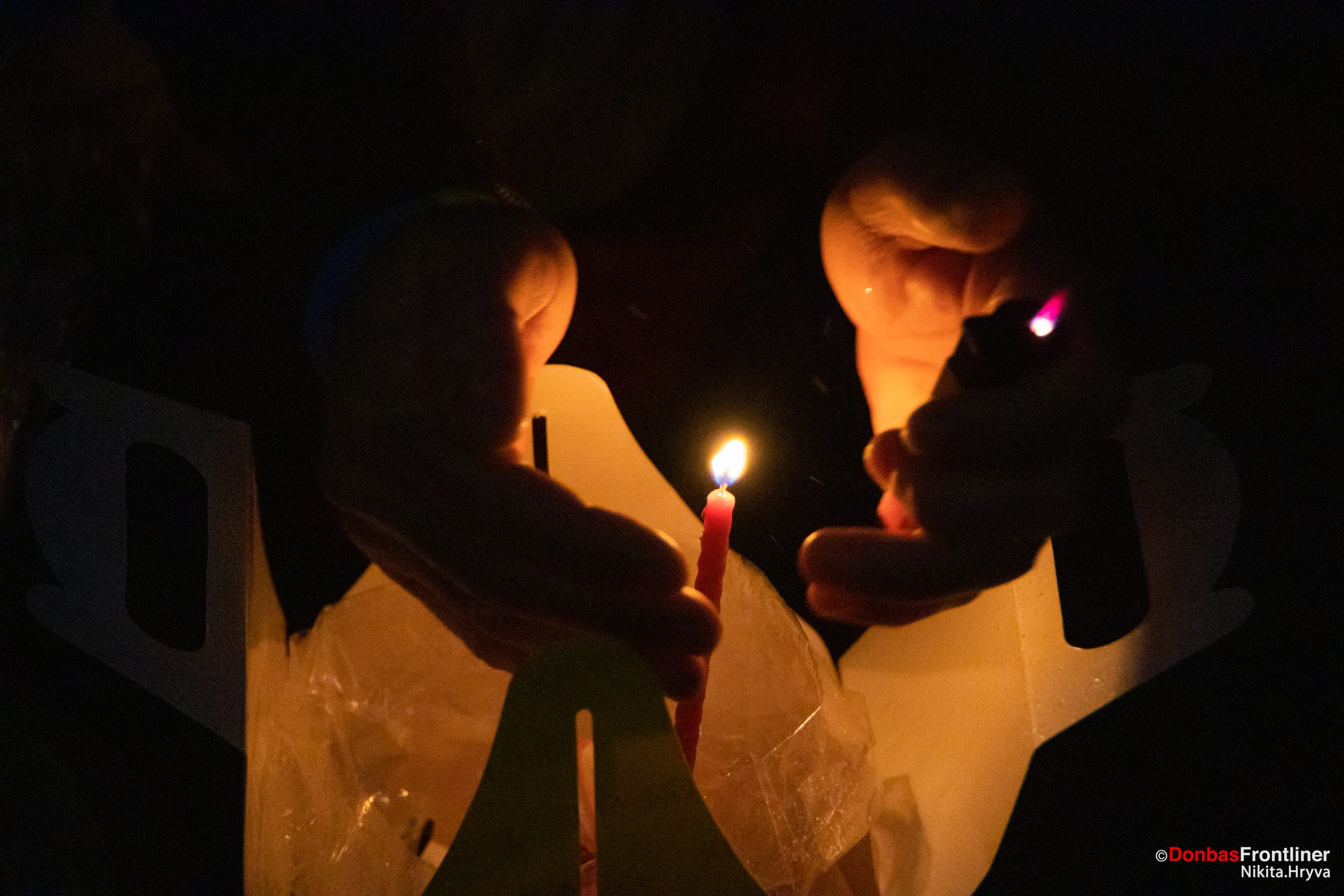 Donbas Frontliner / Володимирська церква: великодня свічка