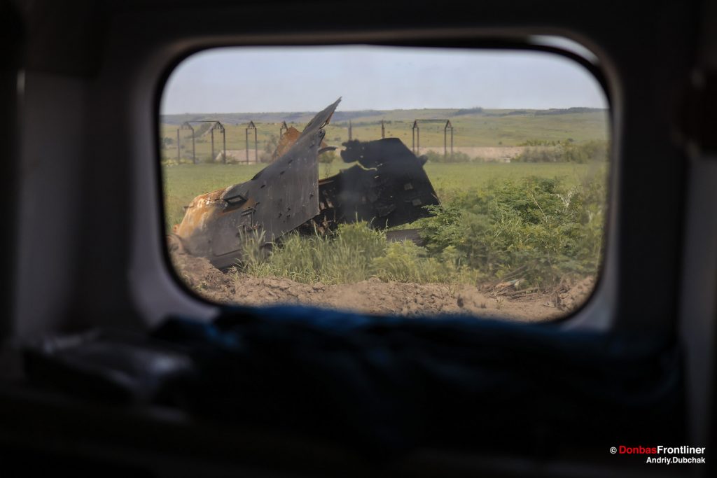 Donbas Frontliner, Ukraine war, artillery grad Partizan, Aidar batalion, exploded artillery SAU on the road, Andriy Dubchak