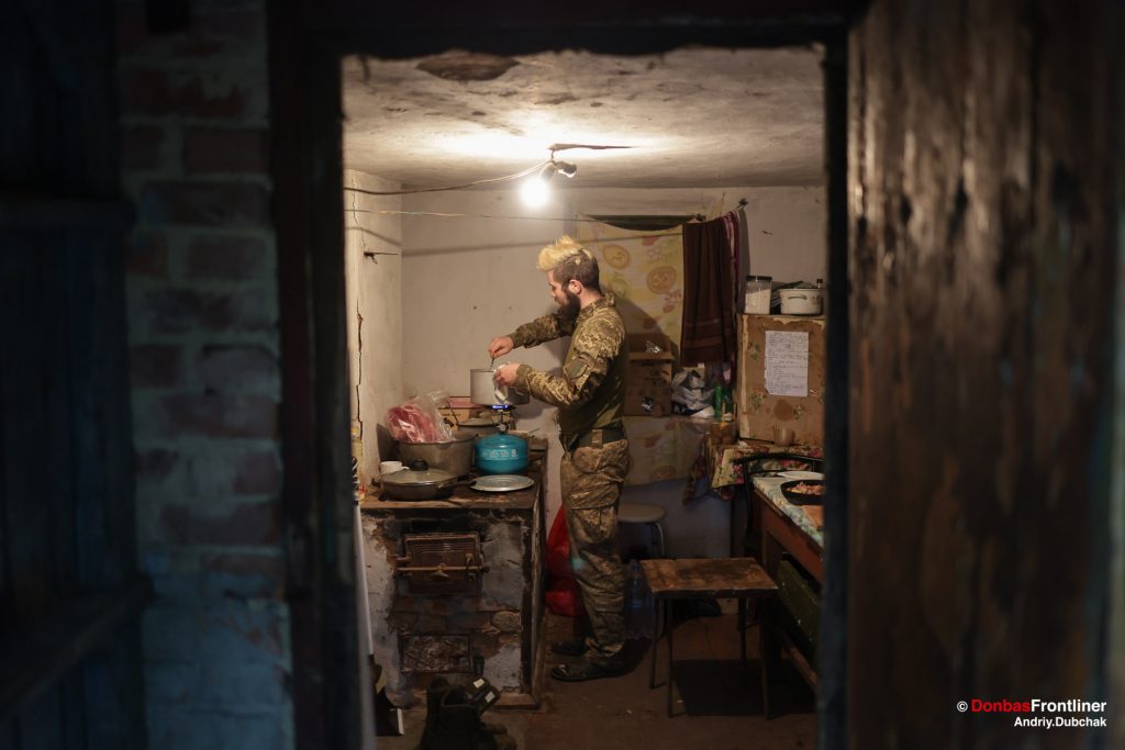 Donbas Frontliner, Ukraine war, artillery grad Partizan, Aidar battalion, Moryak cook spagetti. Moriak cooks ground beef pasta for dinner.