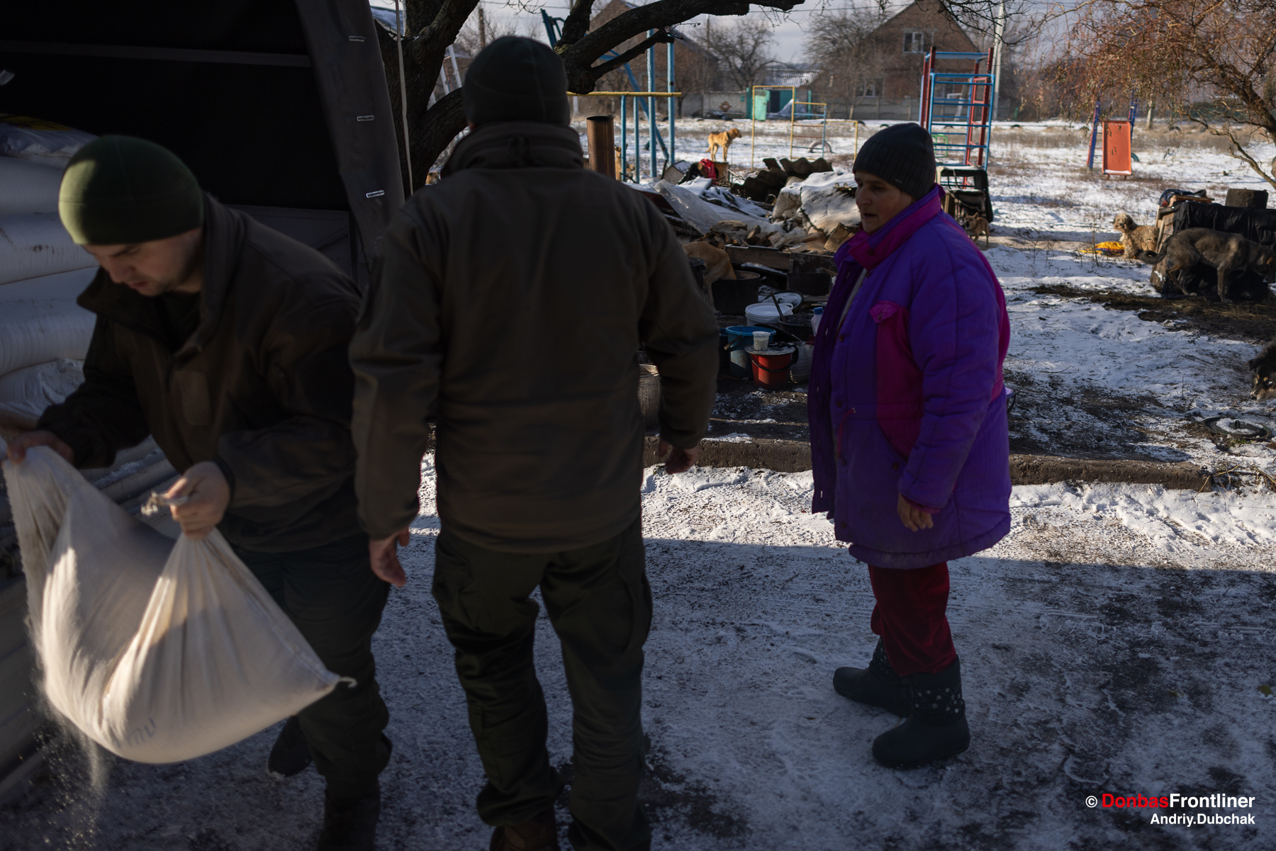 Військові допомагають собачому притулку у селі Руські Тишки
