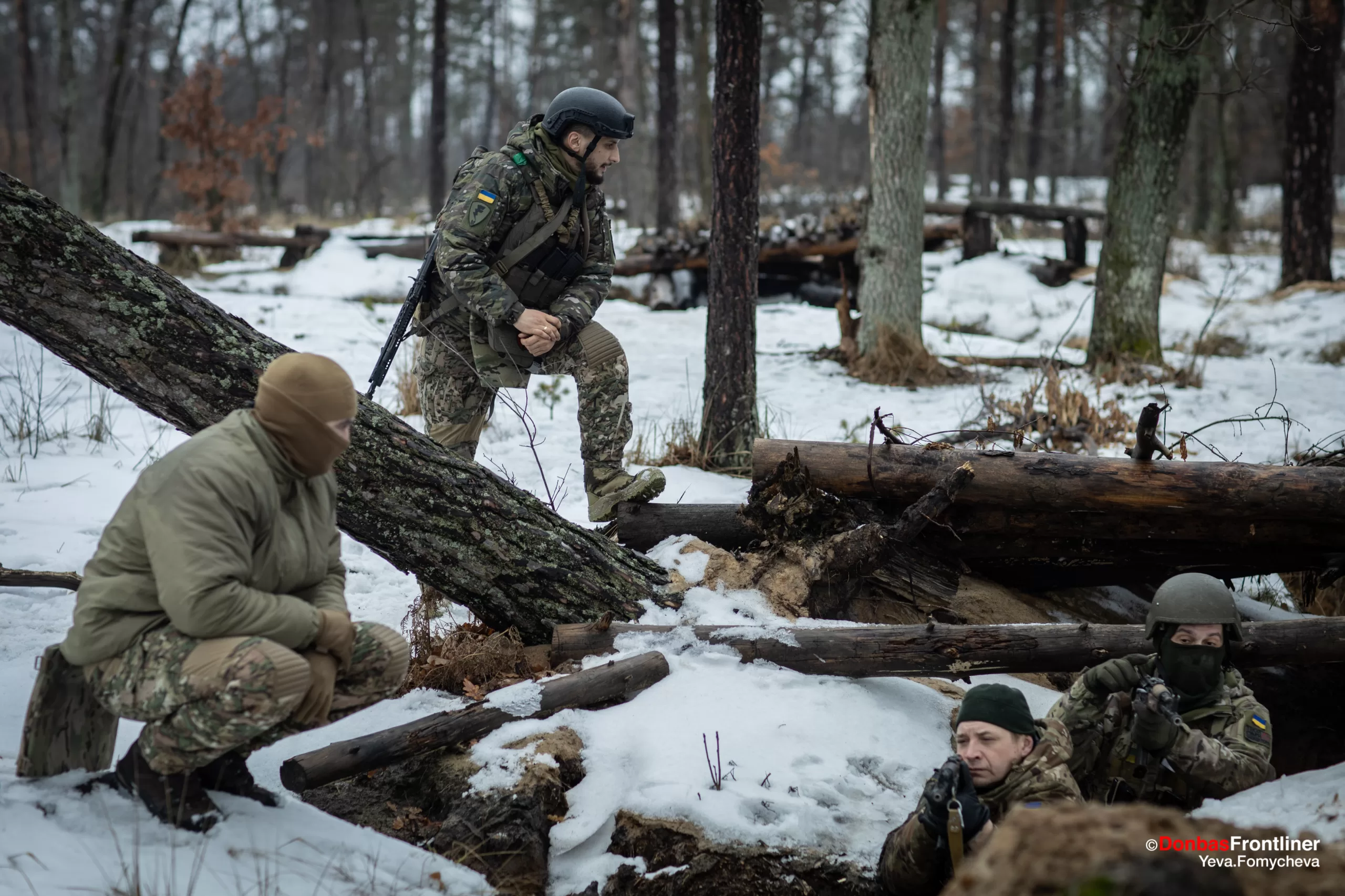 Donbas Frontliner / Бійці відточують навички штурму окопів.