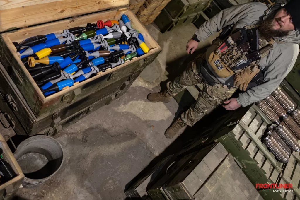 Frontliner - саморобні бомби для скидів з дронів, які роблять українські військові «Kurt&Company».